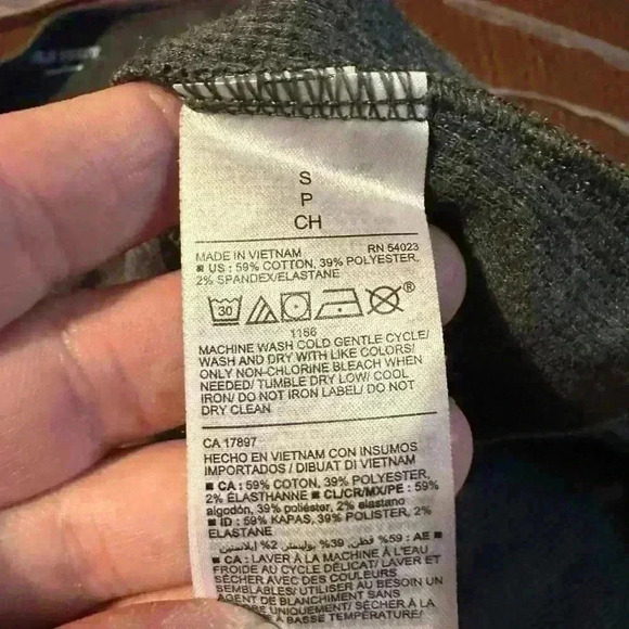 Old Navy Women’s Size Small Grey LS Henley. Lightweight. - Picture 6 of 6